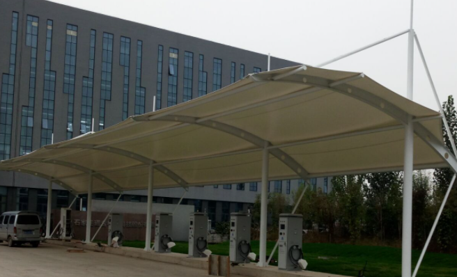 膜結(jié)構(gòu)車棚廠家膜結(jié)構(gòu)車棚安裝注意什么？