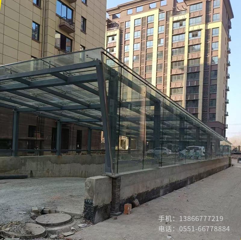 地下室入庫雨棚